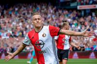 Jens Toornstra viert zijn doelpunt voor Feyenoord