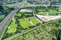 Luchtfoto nieuwe A4 met sportparken Schiedam
