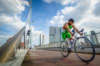 Parasporters op de Erasmusbrug