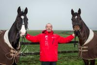 Oud elfsteden winnaar Henk Angenent met twee van zijn paarden