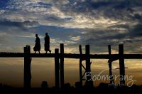 Teakhouten U-beinbrug in Myanmar