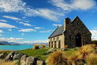 Kerkje aan een meer New Zealand